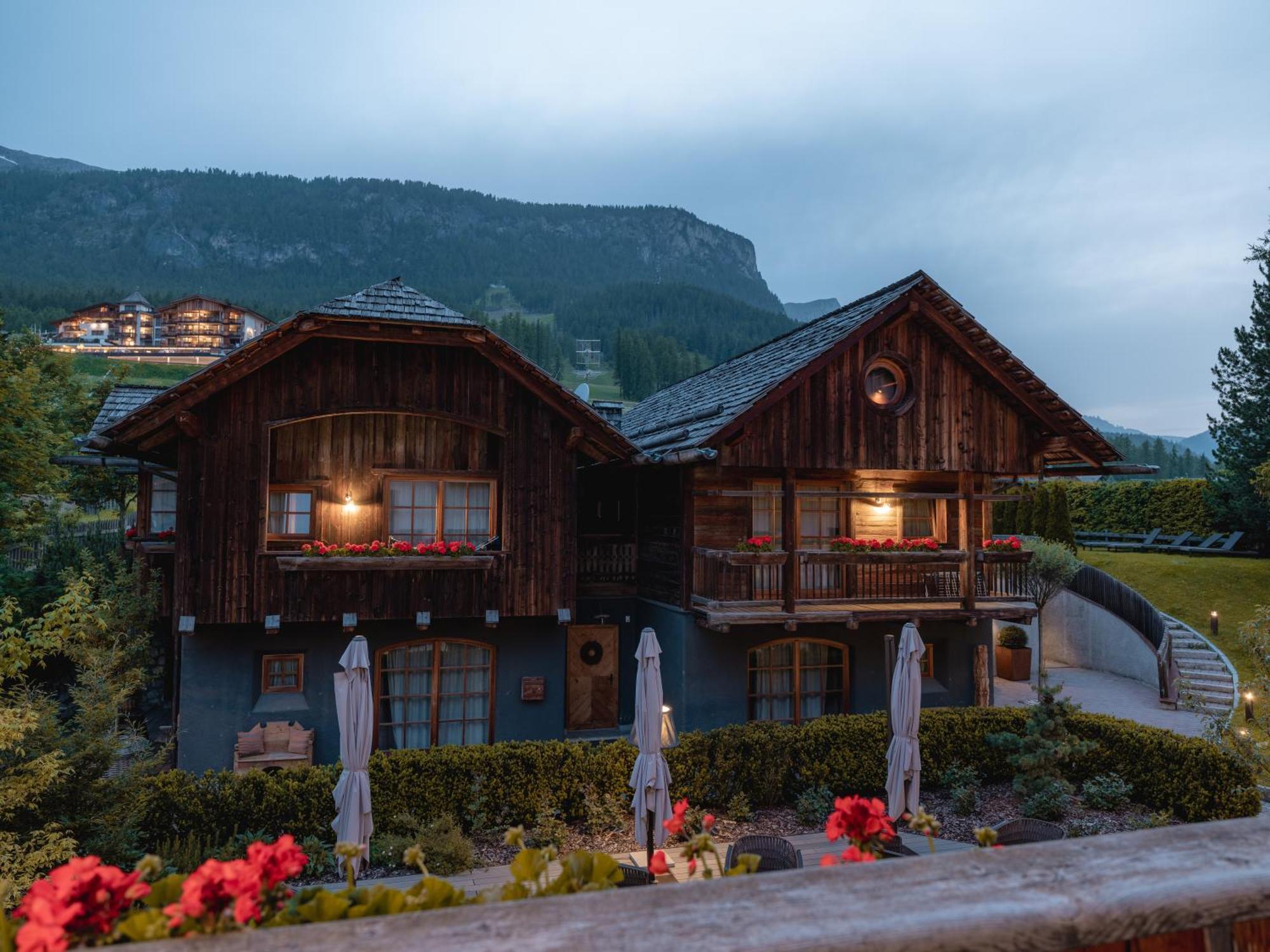 Sportony Mountain Lodges Ла-Вілла Екстер'єр фото